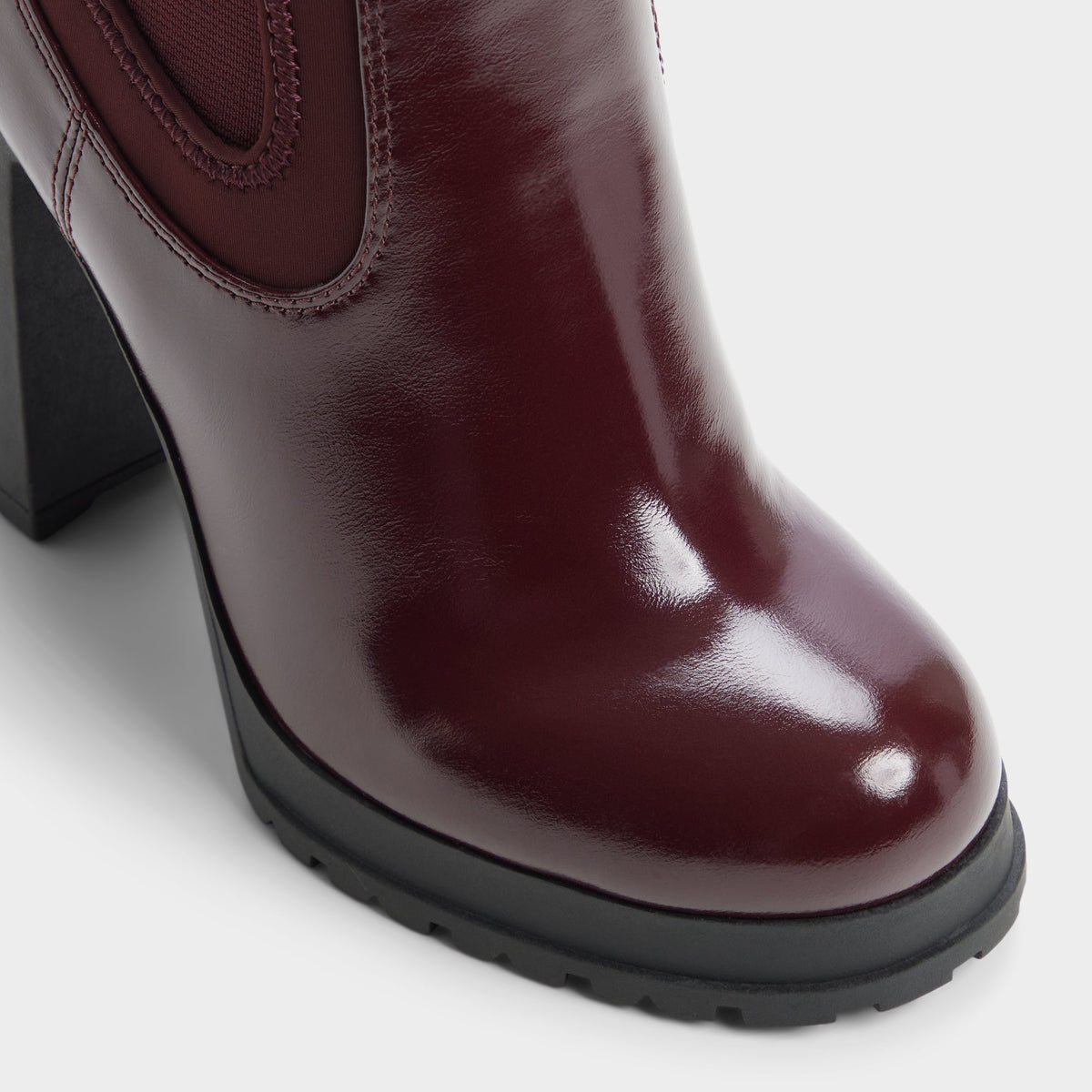 Three-quarter angle of Bordo Bold 's front side
