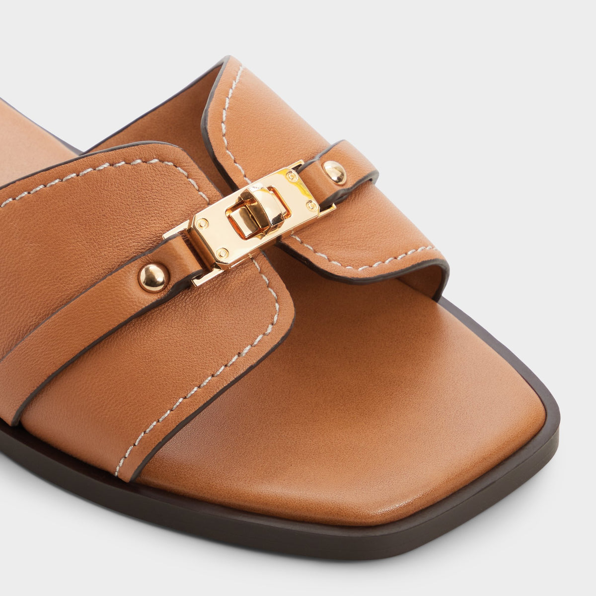 Close-up of the Medium brown Francea Slide sandal
