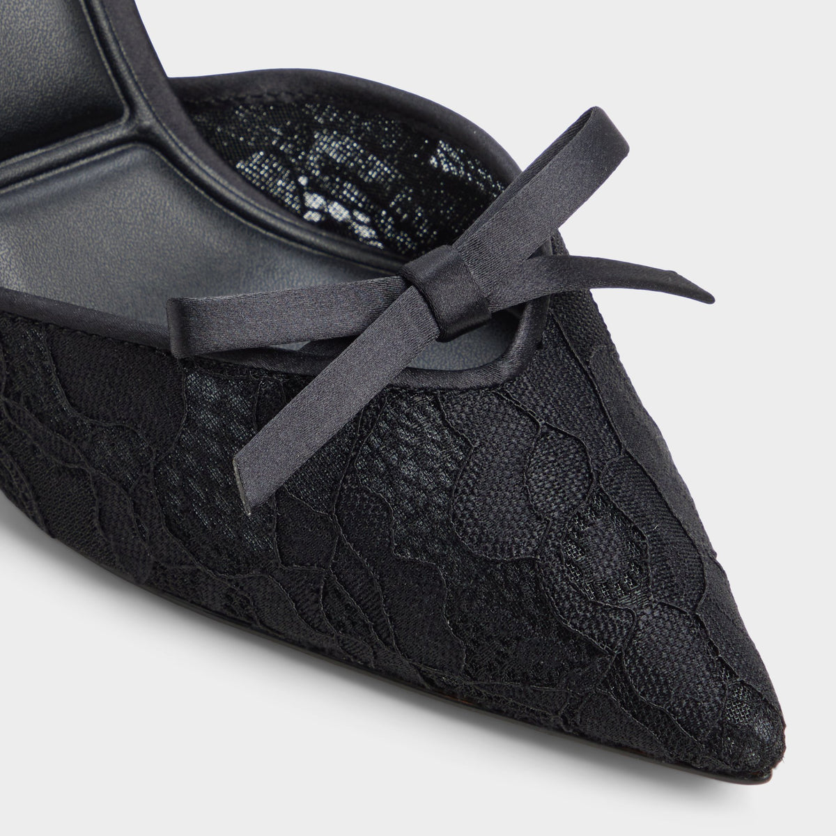 Close-up of the Black Carmenn