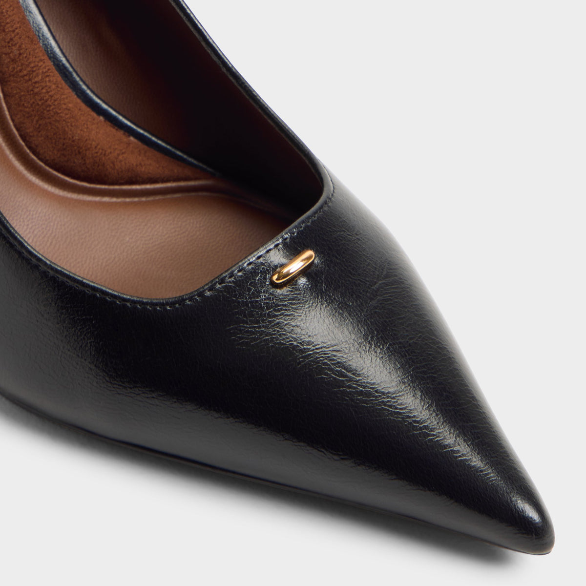 Close-up of the Black Somaya Pump