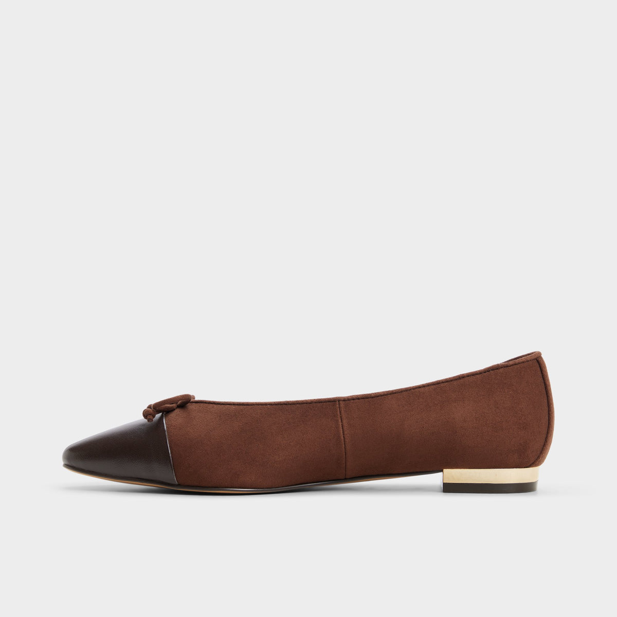 Vue latérale de Brun foncé Krishlyn Ballerine