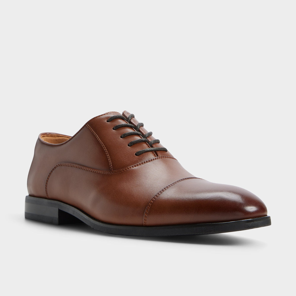 Three-quarter angle of Cognac Stewert Derby shoe's back side